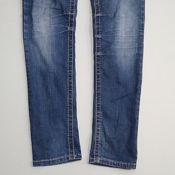 Slightly distressed jeans - Picture 4 of 5